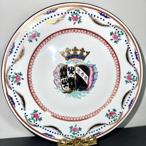 1750 COMPANY OF THE INDIES CHINA HAND PAINTED NOBLE CREST OF ARMS DINNER PLATE - Picture 2 of 4